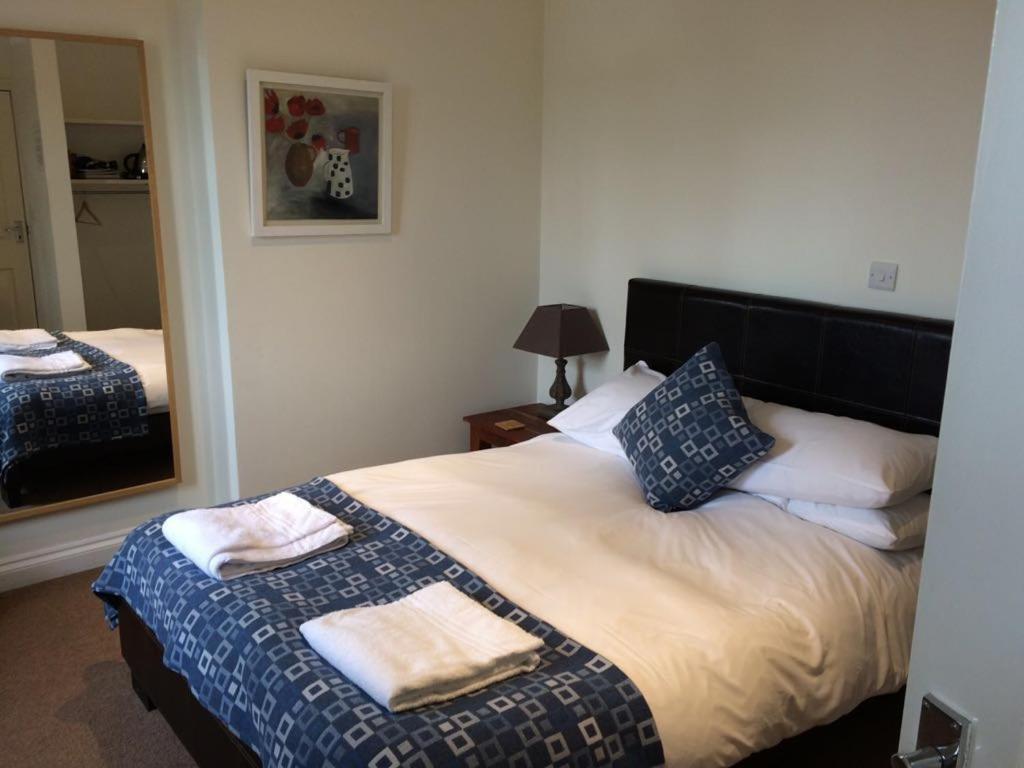 The River Cafe Bed & Breakfast Glasbury Екстериор снимка